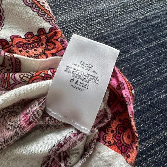 Express Paisley Crop Top - Picture 5 of 6